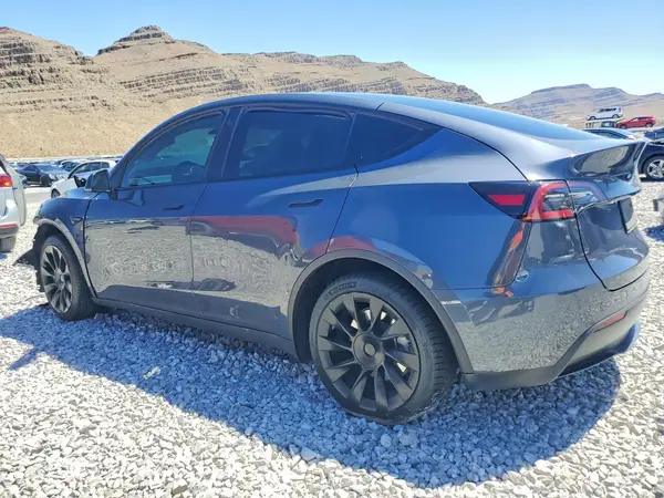 7SAYGDEE1PF626116 2023 TESLA MODEL Y - Image 2