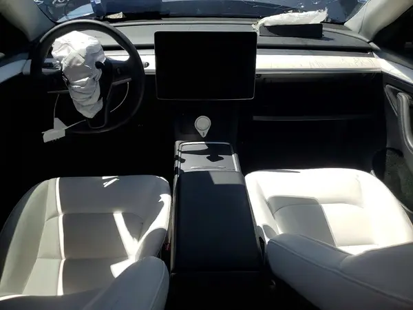 7SAYGDEE1PF626116 2023 TESLA MODEL Y - Image 8