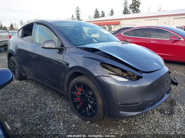 7SAYGDEE1PF630098 2023 TESLA MODEL Y - Image 1