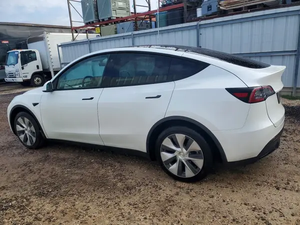 7SAYGDEE1PF638332 2023 TESLA MODEL Y - Image 2