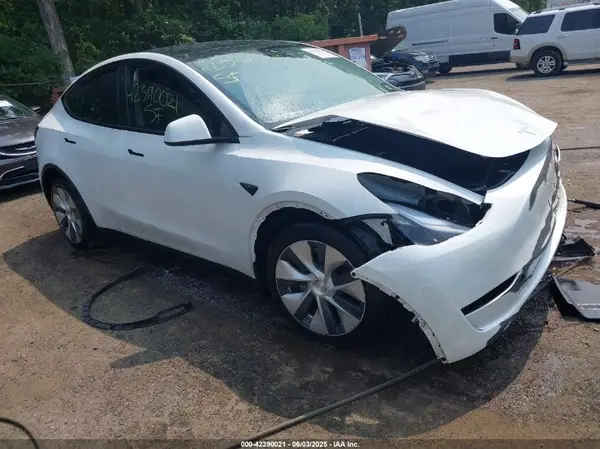 7SAYGDEE1PF647564 2023 TESLA MODEL Y - Image 1