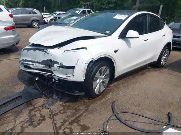 7SAYGDEE1PF647564 2023 TESLA MODEL Y - Image 2