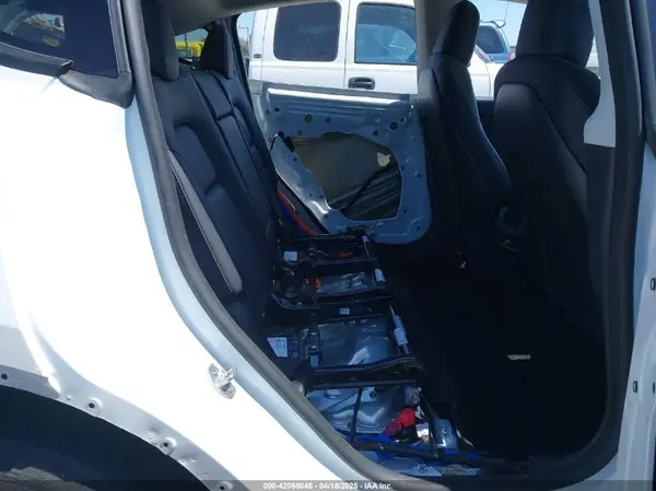 7SAYGDEE1PF660444 2023 TESLA MODEL Y - Image 8