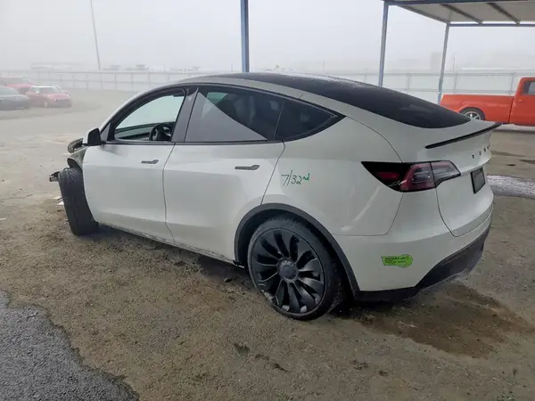 7SAYGDEE1PF663554 2023 TESLA MODEL Y - Image 2