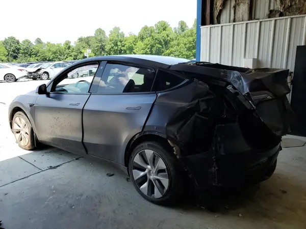 7SAYGDEE1PF667023 2023 TESLA MODEL Y - Image 2