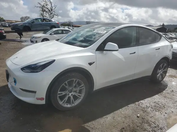 7SAYGDEE1PF676644 2023 TESLA MODEL Y - Image 1