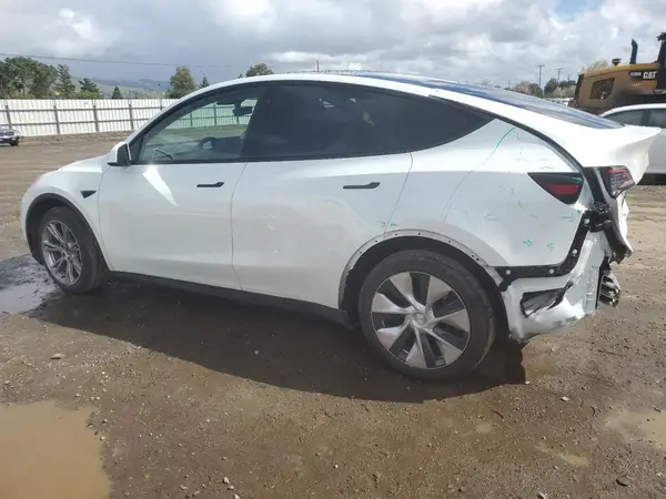 7SAYGDEE1PF676644 2023 TESLA MODEL Y - Image 2