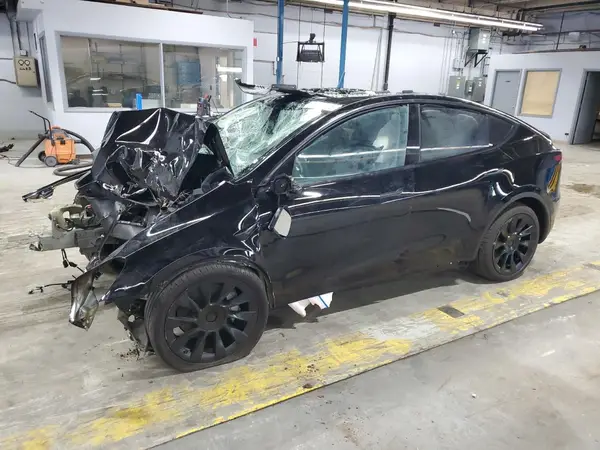 7SAYGDEE1PF694769 2023 TESLA MODEL Y - Image 1