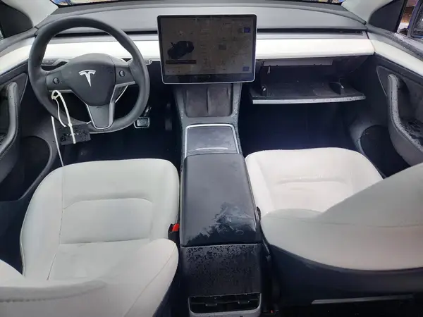 7SAYGDEE1PF702045 2023 TESLA MODEL Y - Image 8