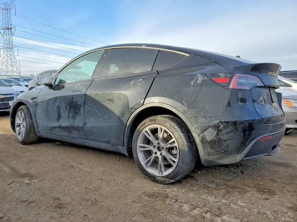 7SAYGDEE1PF711327 2023 TESLA MODEL Y - Image 2