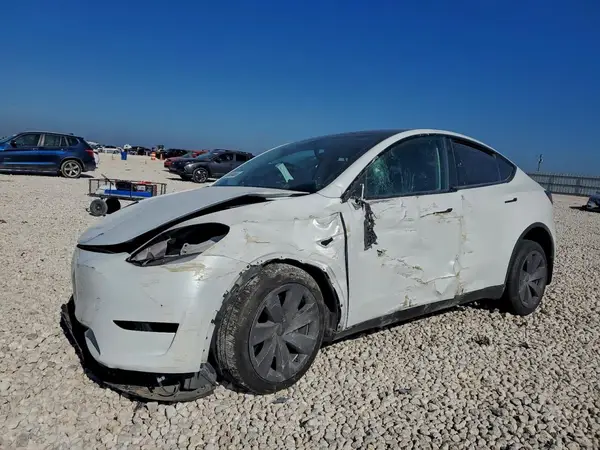 7SAYGDEE1PF715863 2023 TESLA MODEL Y - Image 1