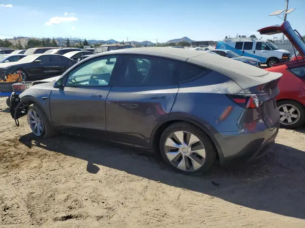 7SAYGDEE1PF740200 2023 TESLA MODEL Y - Image 2