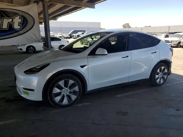 7SAYGDEE1PF743193 2023 TESLA MODEL Y - Image 1