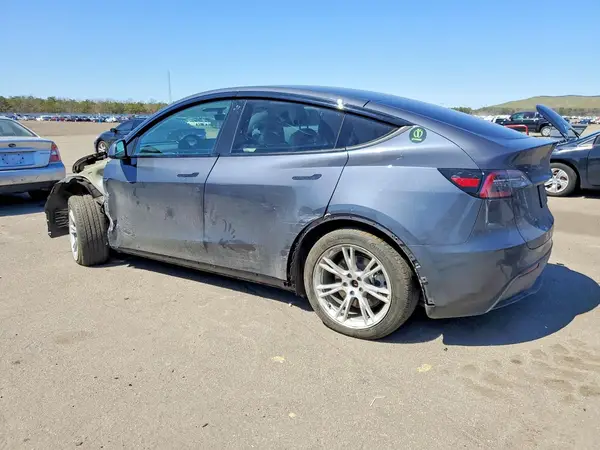 7SAYGDEE1PF747454 2023 TESLA MODEL Y - Image 2