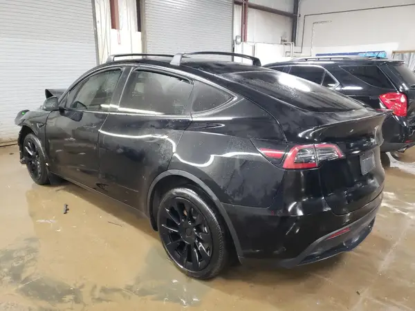 7SAYGDEE1PF749365 2023 TESLA MODEL Y - Image 2