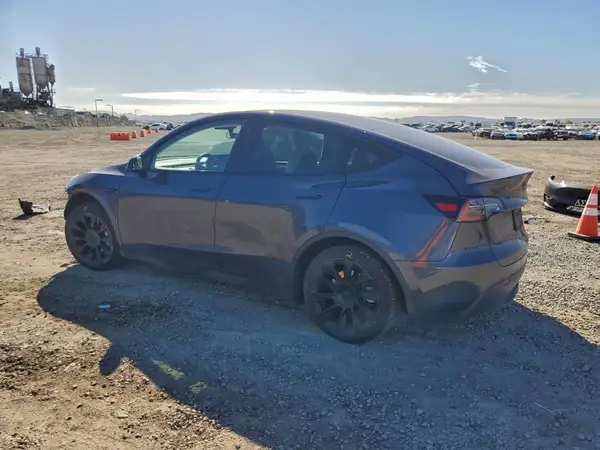 7SAYGDEE1PF754422 2023 TESLA MODEL Y - Image 2