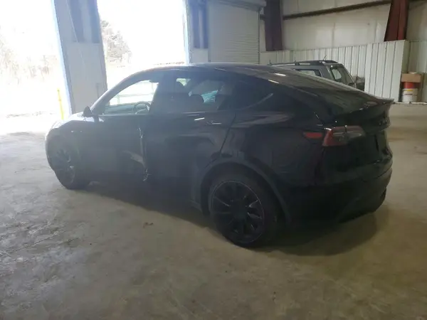 7SAYGDEE1PF791034 2023 TESLA MODEL Y - Image 2
