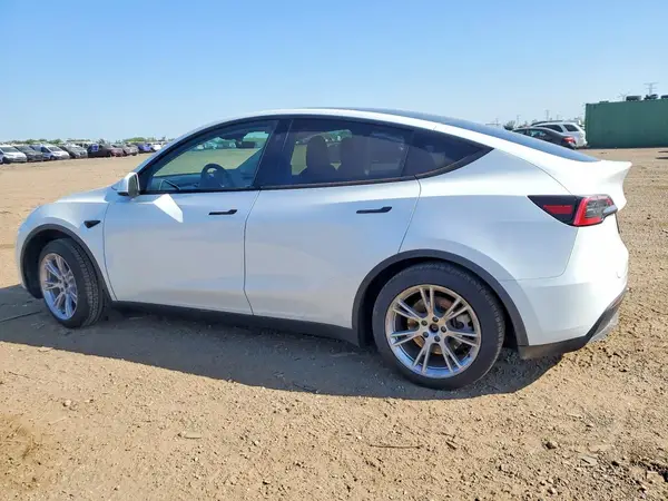 7SAYGDEE1PF792748 2023 TESLA MODEL Y - Image 2