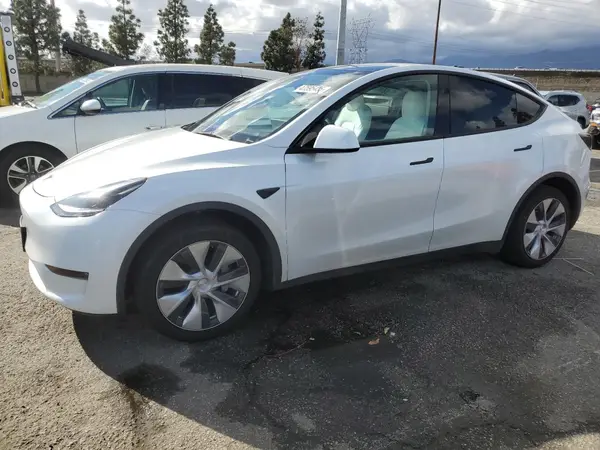 7SAYGDEE1PF800458 2023 TESLA MODEL Y - Image 1