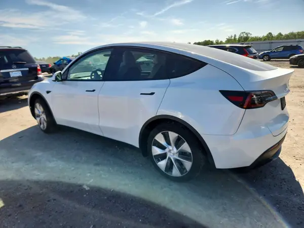 7SAYGDEE1PF802923 2023 TESLA MODEL Y - Image 2