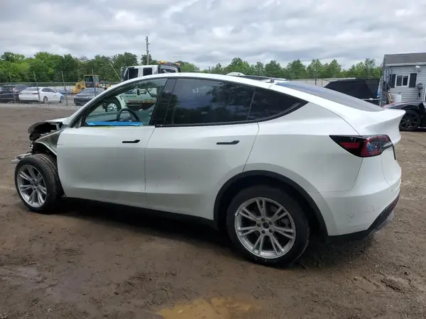 7SAYGDEE1PF807829 2023 TESLA MODEL Y - Image 2