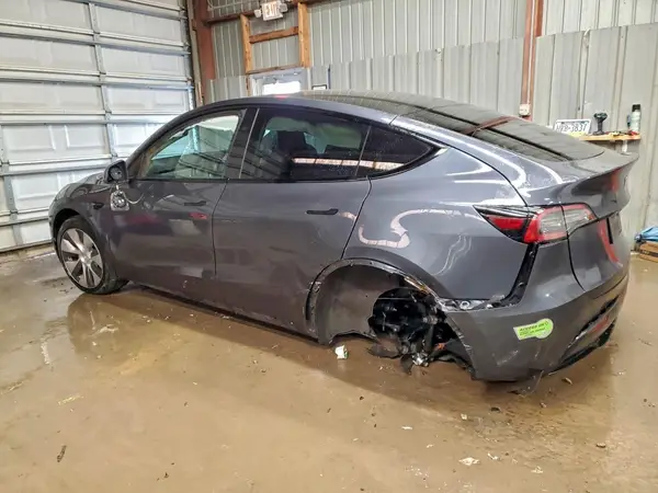 7SAYGDEE1PF809032 2023 TESLA MODEL Y - Image 2