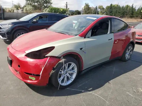7SAYGDEE1PF813520 2023 TESLA MODEL Y - Image 1