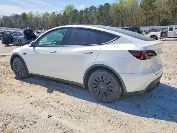 7SAYGDEE1PF813890 2023 TESLA MODEL Y - Image 2