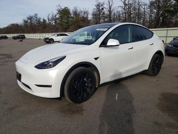 7SAYGDEE1PF827997 2023 TESLA MODEL Y - Image 1