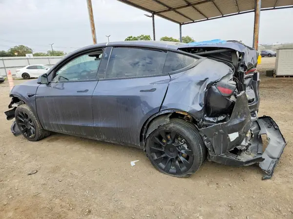 7SAYGDEE1PF829815 2023 TESLA MODEL Y - Image 2