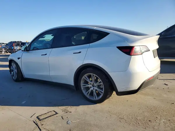 7SAYGDEE1PF839731 2023 TESLA MODEL Y - Image 2