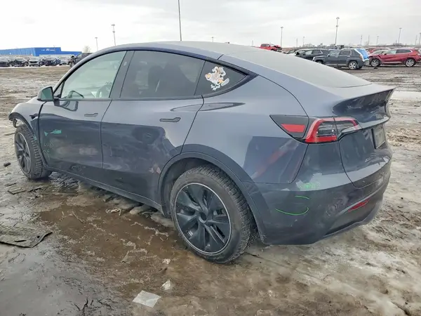 7SAYGDEE1PF839843 2023 TESLA MODEL Y - Image 2