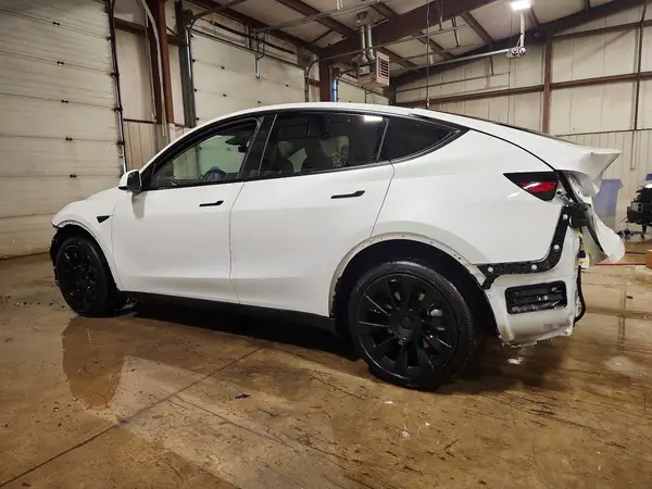 7SAYGDEE1PF849224 2023 TESLA MODEL Y - Image 2