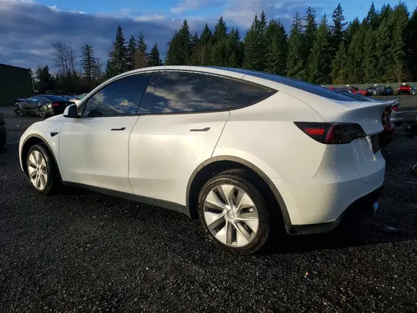 7SAYGDEE1PF849966 2023 TESLA MODEL Y - Image 2