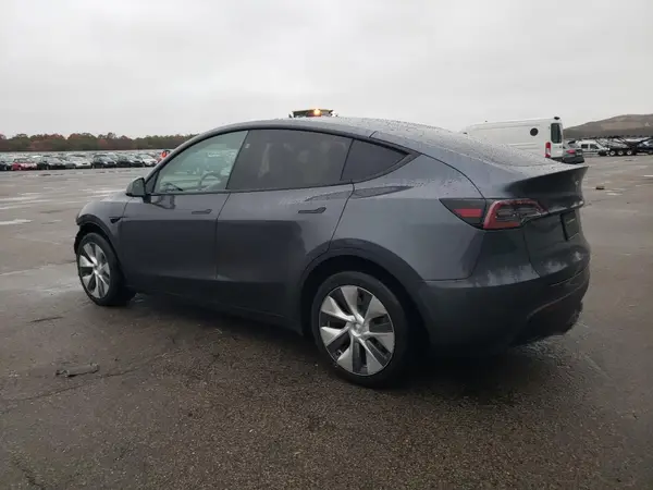 7SAYGDEE1PF850700 2023 TESLA MODEL Y - Image 2