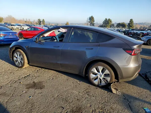 7SAYGDEE1PF863608 2023 TESLA MODEL Y - Image 2