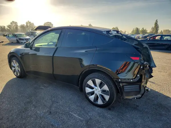 7SAYGDEE1PF878982 2023 TESLA MODEL Y - Image 2
