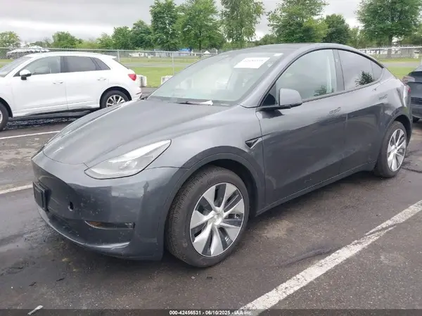 7SAYGDEE1PF879016 2023 TESLA MODEL Y - Image 2