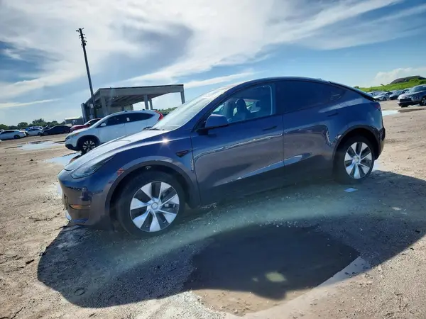 7SAYGDEE1PF879520 2023 TESLA MODEL Y - Image 1