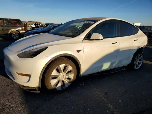 7SAYGDEE1PF890629 2023 TESLA MODEL Y - Image 1