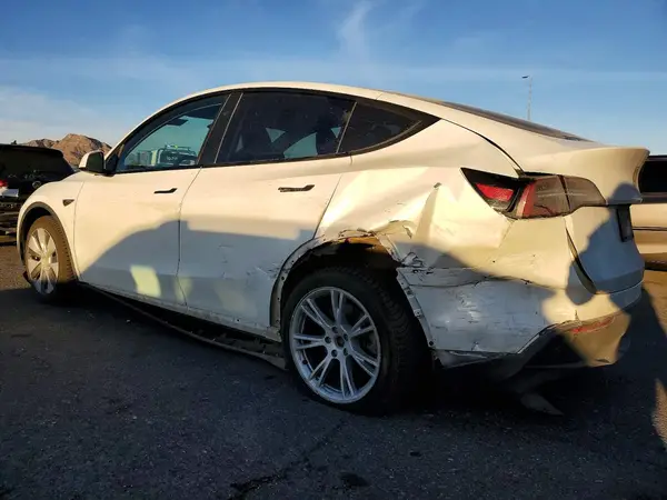 7SAYGDEE1PF890629 2023 TESLA MODEL Y - Image 2