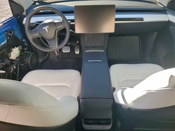 7SAYGDEE1PF895636 2023 TESLA MODEL Y - Image 8