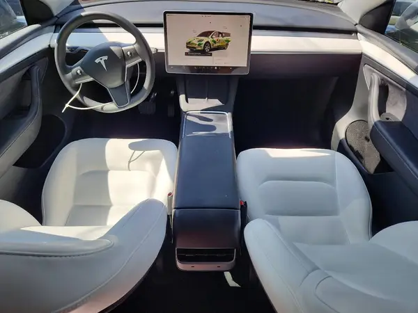 7SAYGDEE1PF911141 2023 TESLA MODEL Y - Image 8