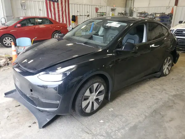 7SAYGDEE1PF924245 2023 TESLA MODEL Y - Image 1