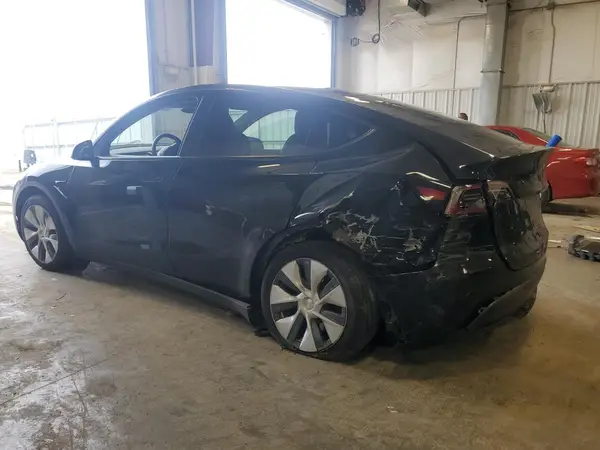 7SAYGDEE1PF924245 2023 TESLA MODEL Y - Image 2