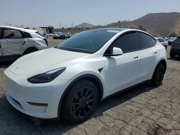7SAYGDEE1PF926738 2023 TESLA MODEL Y - Image 1