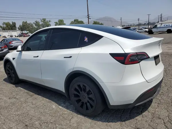 7SAYGDEE1PF926738 2023 TESLA MODEL Y - Image 2