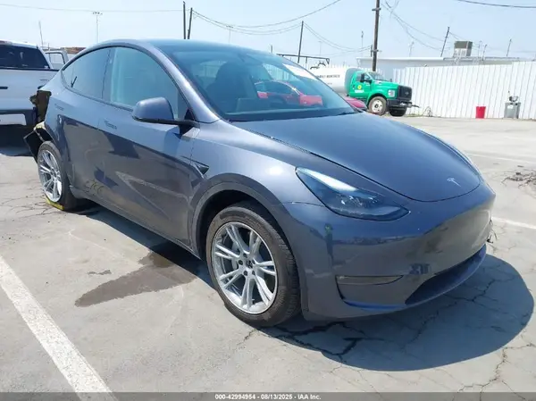 7SAYGDEE1PF943801 2023 TESLA MODEL Y - Image 1