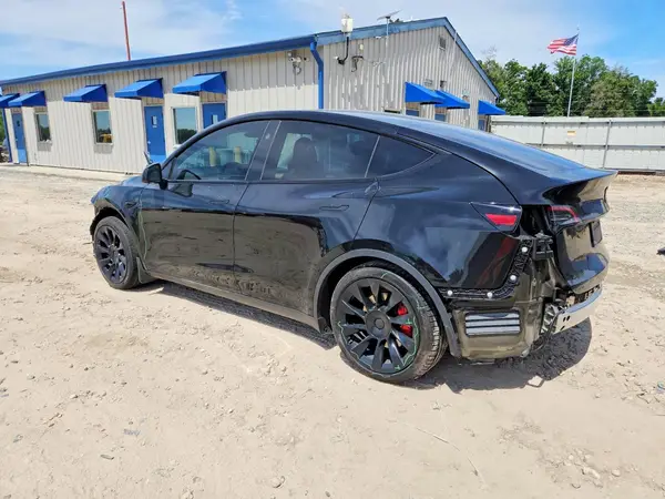 7SAYGDEE1RA215900 2024 TESLA MODEL Y - Image 2