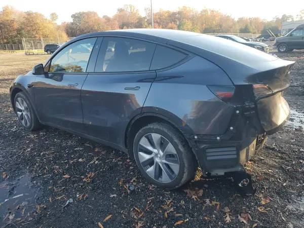 7SAYGDEE1RA218828 2024 TESLA MODEL Y - Image 2